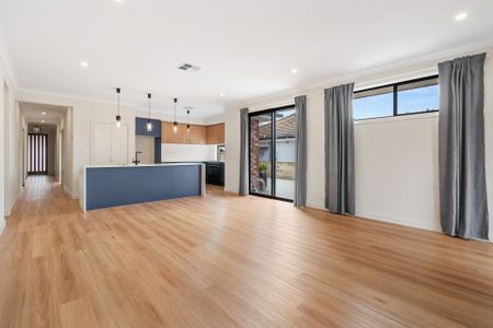 Sunsets Abound - Executive Living - Perfect for Busy Professionals ! - Photo 4