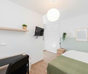 Calle Cristo de la Epidemia, Málaga, Andalusia 29013 - Photo 6