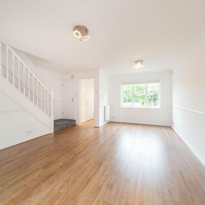 4 bedroom terraced house to rent - Photo 1