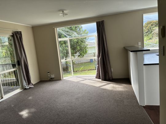 Tidy Family house at Kelston - Photo 1
