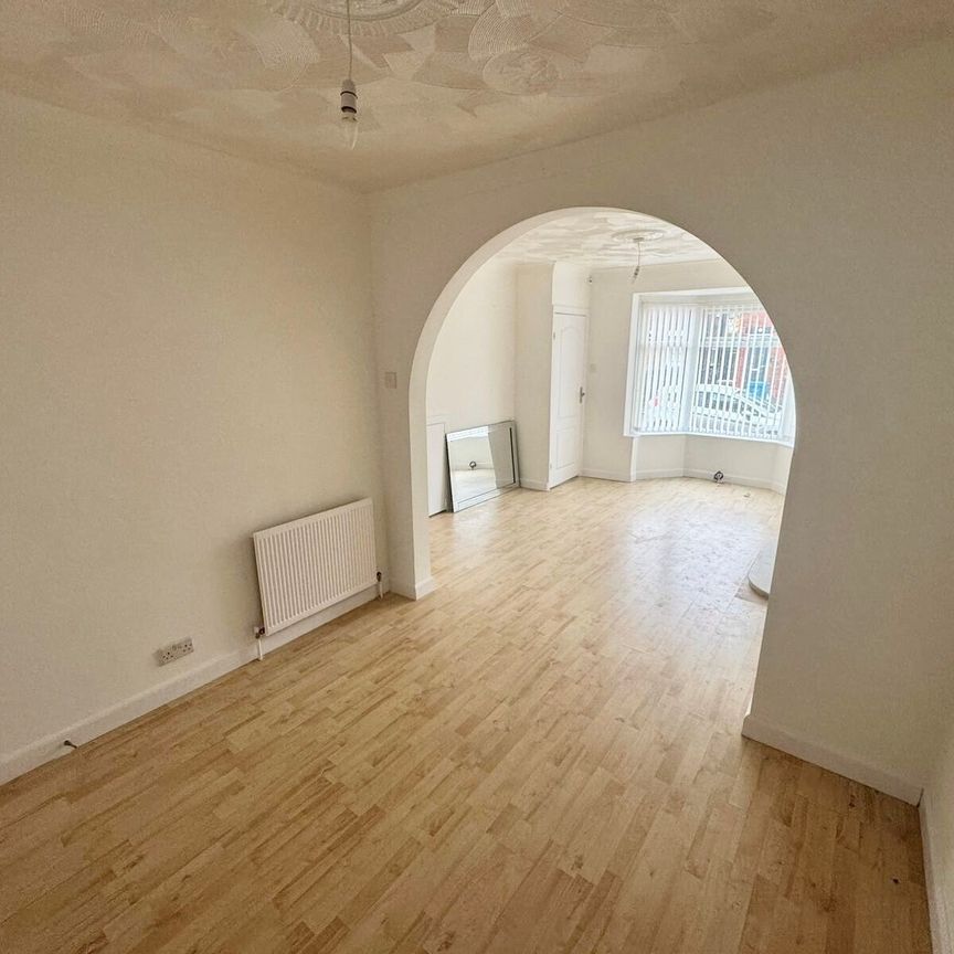 Mayville Avenue, Hull - Photo 1