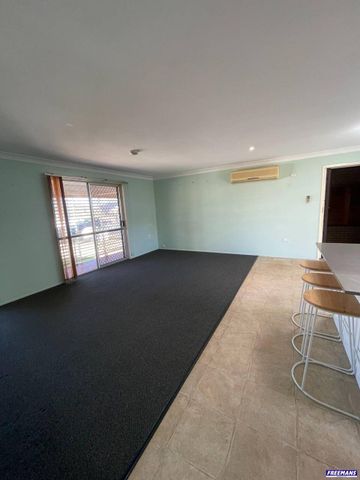 Tidy Home in Close Proximity to Kingaroy Hospital - Photo 3