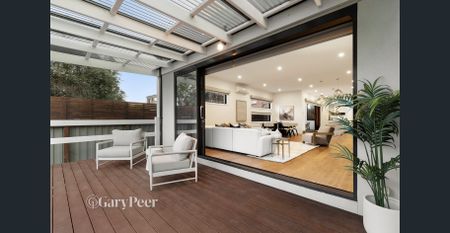 Style, quality & a sought-after address - Photo 2