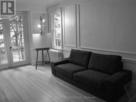 70 CRESCENT ROAD - Photo 2