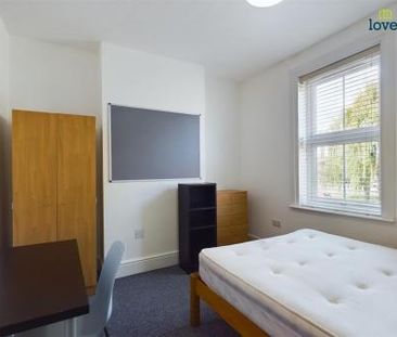 6 bedroom Terraced House To Let - Photo 5