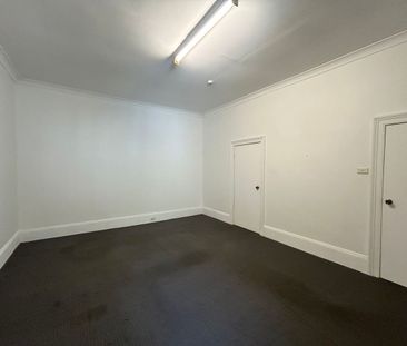 Comfortable One-Bedroom Unit - Photo 1