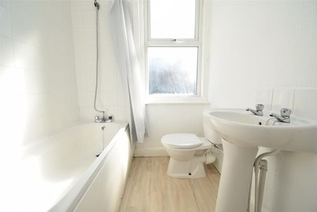 Westfield Road, Horbury - Photo 4