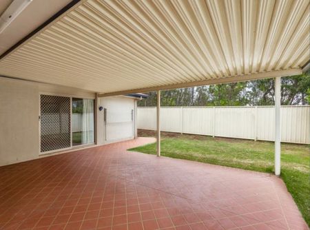 Comfortable & Spacious Family Home in Middle Ridge - Photo 4