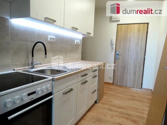 Pronájem, byt 1+1, 30 m, Otrokovice - Fotografie 1