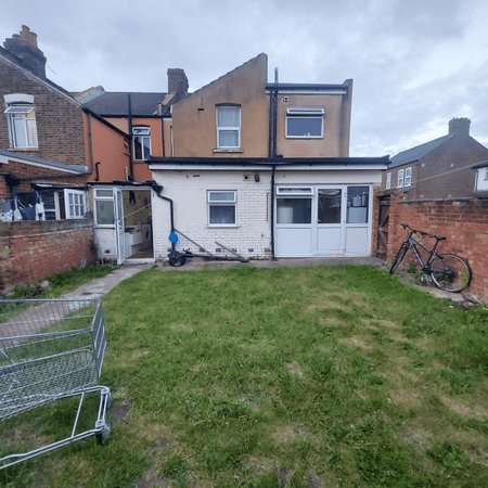 Beresford Road, Southall, UB1 - Photo 3