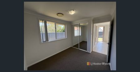 Spacious 4-Bedroom Family Home in Prime Location - Photo 2