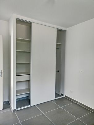 SUR BOLLENE T2 MEUBLE CLIM + TERRASSE + PARKING - Photo 1