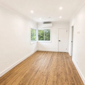 Beautifully Renovated Home in a Convenient Lawson Location - Photo 3