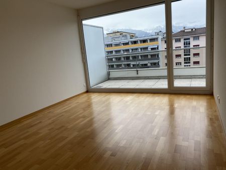 Magnifique appartement très lumineux de 4,5 p. au dernier étage, superbe vue sur le lac et le Lavaux. - Photo 3