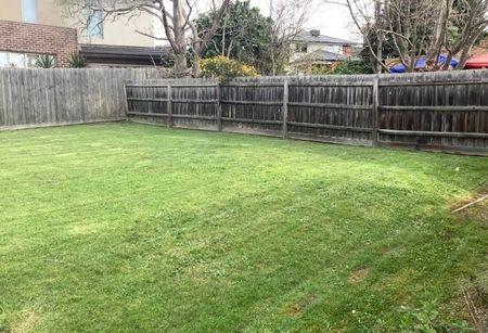 Spacious Family Living in a Prime Box Hill North Location - Photo 5