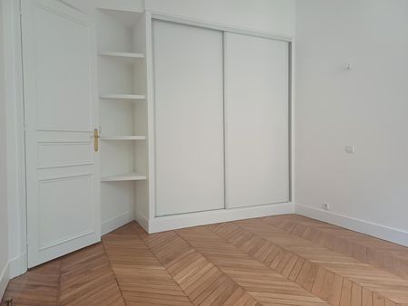 location Appartement F3 DE 100m² À PARIS - Photo 4