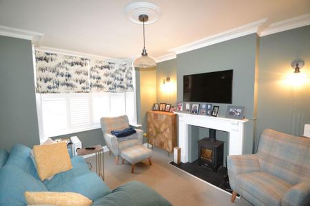 3 bedroom terraced house to rent - Photo 2