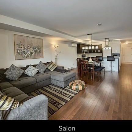 Un grand condo insonorisé 4et 1/2 dans une résidence calme et bien entretenue. • Grande aire ouverte. • 2 chambres à coucher avec rangements. • Salle - Photo 1