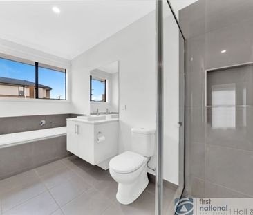 61 Positano Circuit, Berwick - Photo 4