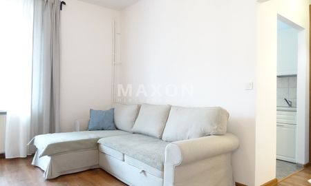 Warszawa, Śródmieście, ul. Hoża - Photo 2