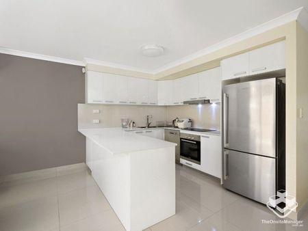 Just a beautiful Home- Little Stretton in Calamvale - Photo 2