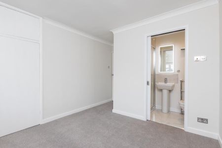 4 bedroom end of terrace house to rent - Photo 4