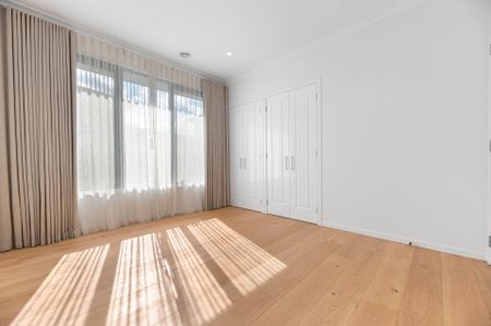 2 Milne Street, MITCHAM - Photo 3