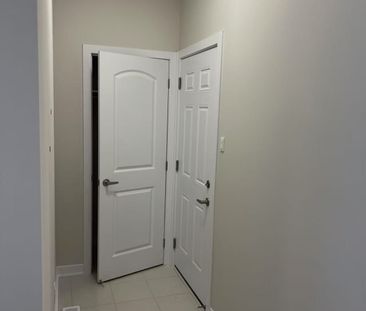 For Lease - 376 Les Emmerson Drive, Barrhaven, Ontario - Photo 1