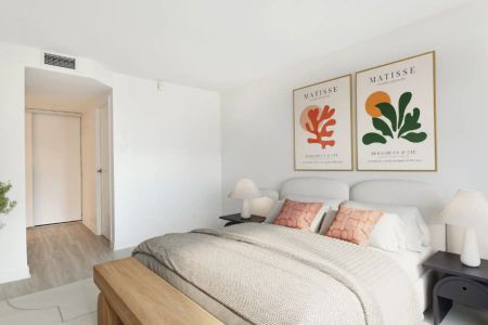 The Carlisle — One Bedroom Suites - Photo 5
