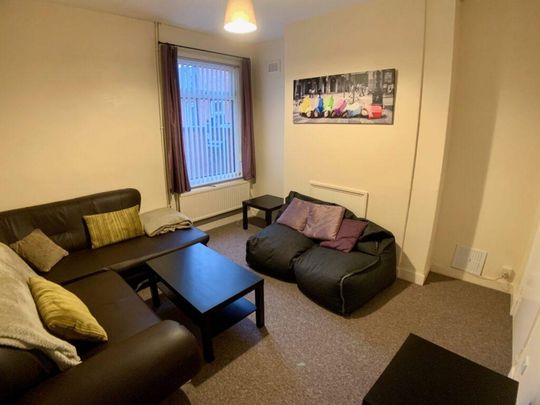 5 bedroom terraced house to rent - Photo 1