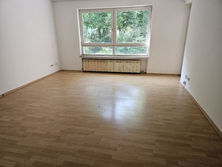 Gut geschnittene Wohnung mit ca. 86 m² Wohnfläche, 4 Zimmern und Balkon - Photo 2