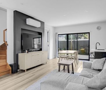 Spacious home in quiet and convenient location - Photo 4