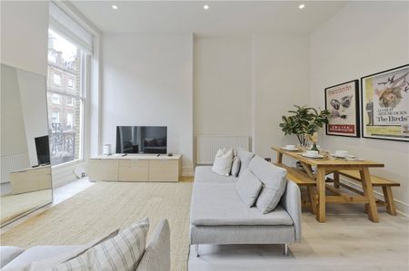 Spacious one bedroom flat situated on the first floor of a period conversion just moments from Marylebone High Street. Benefits from impressive high ceilings, modern finish throughout and all wood floors. - Photo 4