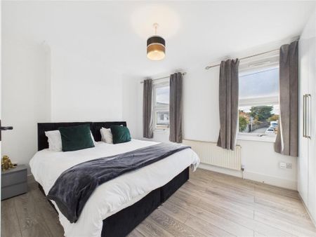 3 bedroom terraced house to rent - Photo 5