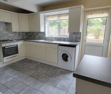 3 bed detached bungalow to rent in Fairhaven Road, Leicester, LE7 - Photo 5