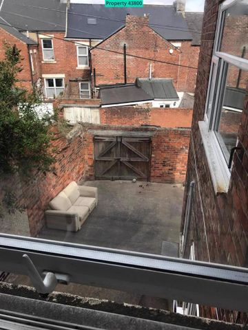 2 bedroom flat to rent - Photo 4