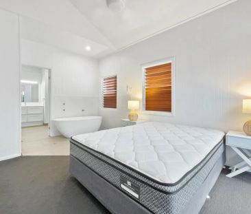 Furnished Beachside Home - 3 Minute Walk to Surf - Photo 1