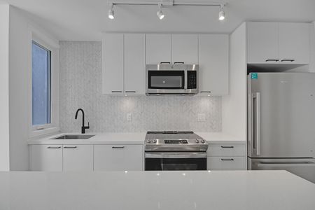 For Lease - 20 Ed Clark Gardens Unit# 20, Toronto, Ontario - Photo 4