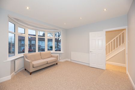 3 Bed Semi-Detached House, Colin Crescent, NW9 - Photo 4