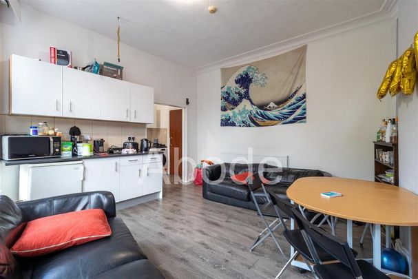 6 bedroom flat to rent - Photo 1