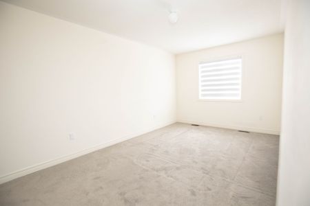 For Lease - 1197 Kettering Drive, Oshawa, Ontario - Photo 3