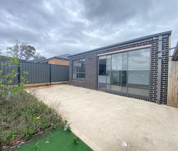 Modern Family Home (Less Than 3 Years Old) with Sunset Views - Photo 1