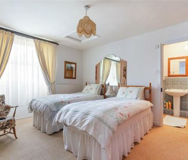 4 bedroom semi-detached house to rent - Photo 5