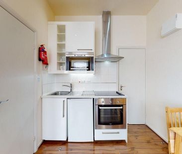 Studio to rent - Photo 2