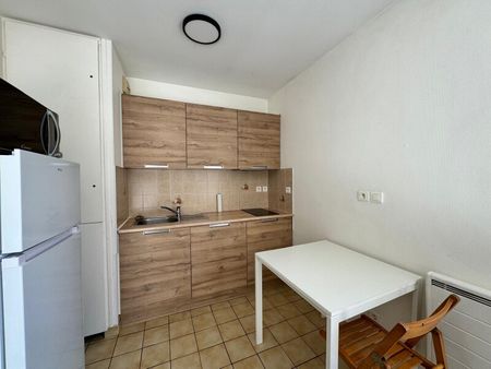 Location Appartement 1 pièce 26m² ORLEANS 45100 - Photo 5