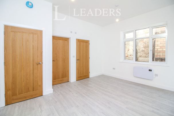 property to rent High Street, Bromsgrove, Worcestershire, B61 - Photo 1