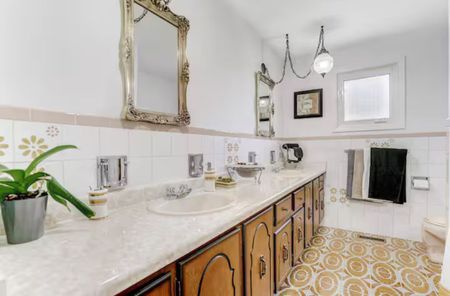 For Lease - 8 Kersey Crescent, Richmond Hill, Ontario - Photo 3