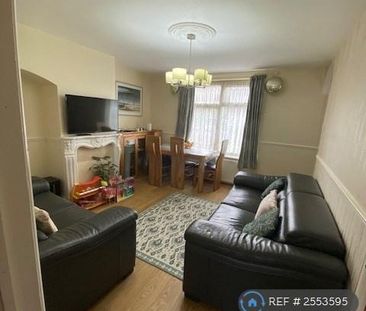 2 bedroom end of terrace house to rent - Photo 3