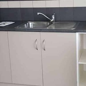 Easy Living In Town - Photo 2