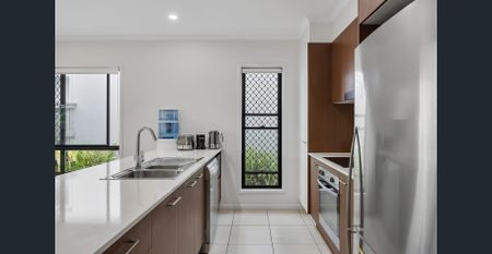 Immaculate Home in Palmview with Solar - Photo 3